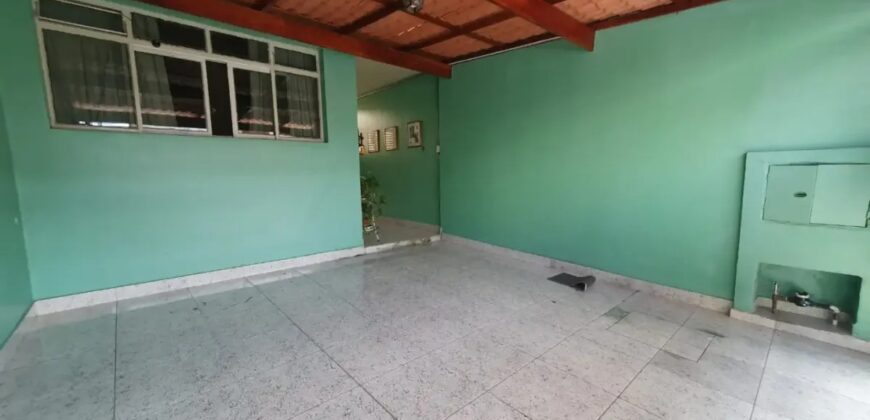 Oportunidade!!! Sobrado amplo com 3 dormitórios e 2 vagas de garagem, à poucos metros do parque ecológico vila prudente