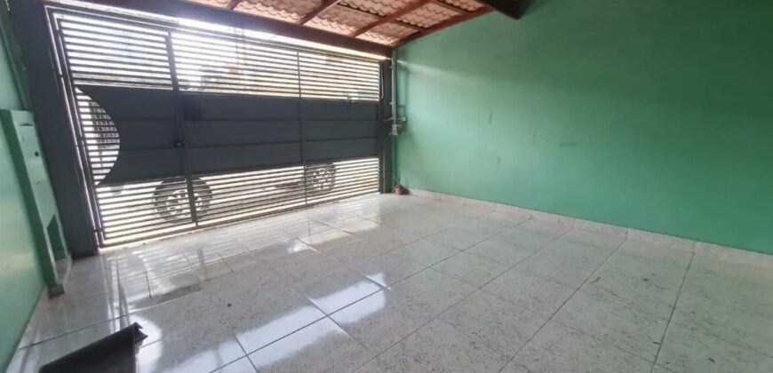 Oportunidade!!! Sobrado amplo com 3 dormitórios e 2 vagas de garagem, à poucos metros do parque ecológico vila prudente