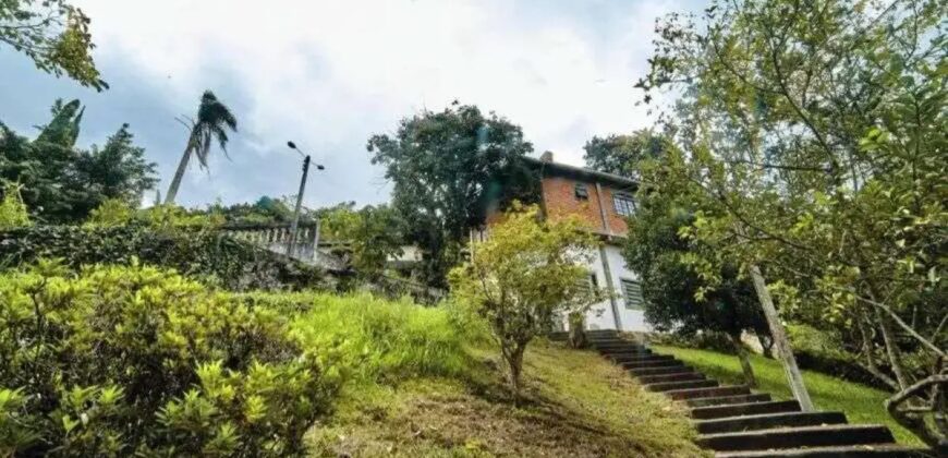 Linda chácara!!! móvel para venda possui 13.810 metros quadrados com 3 quartos