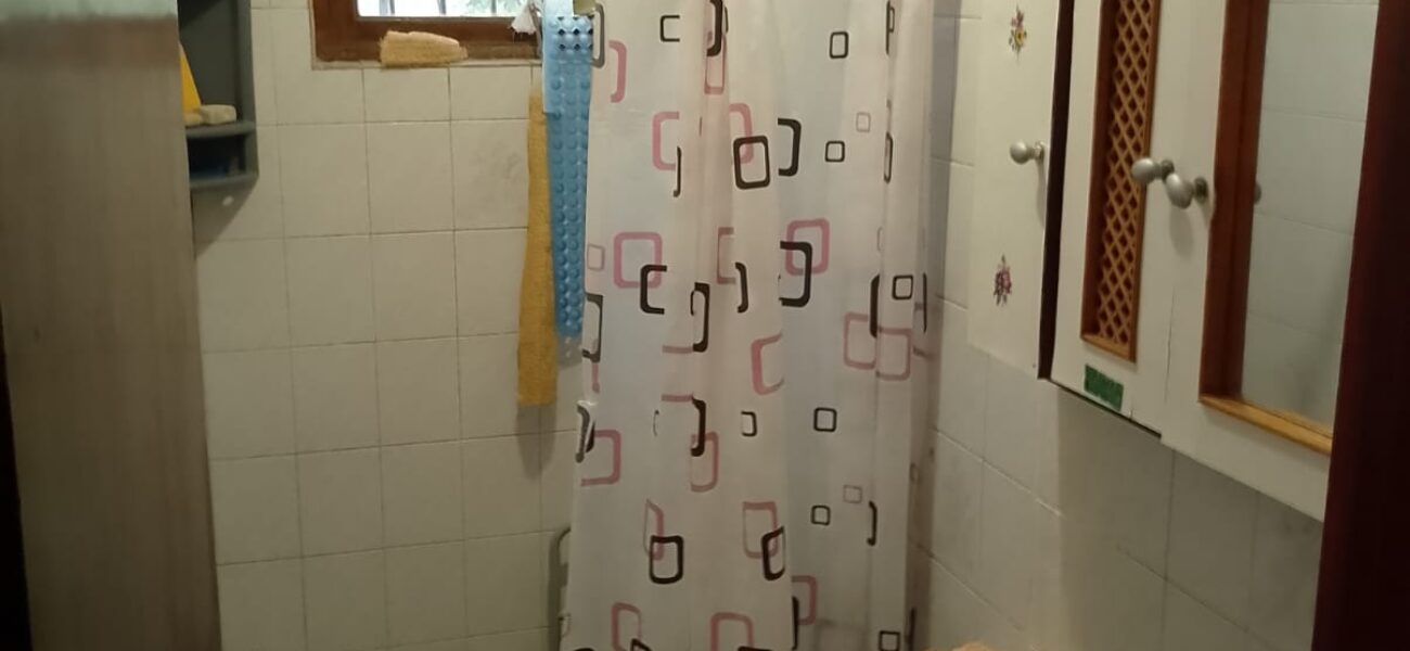 Casa com 2 moradias à venda Vila Tolstoi, São Paulo